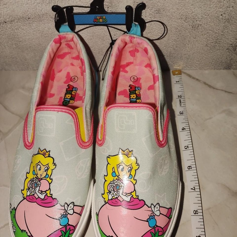 Nintendo Princess Peach Women's shoes‎